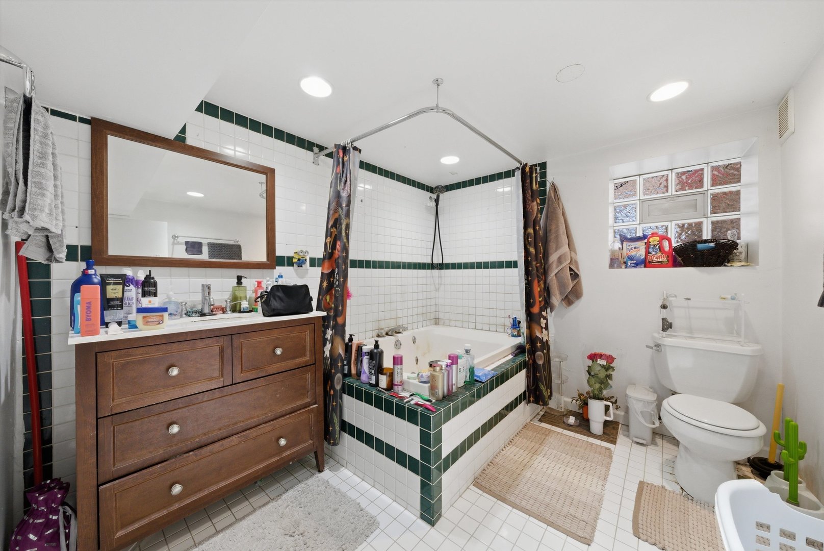 3531 North Oakley Avenue Chicago IL 60618