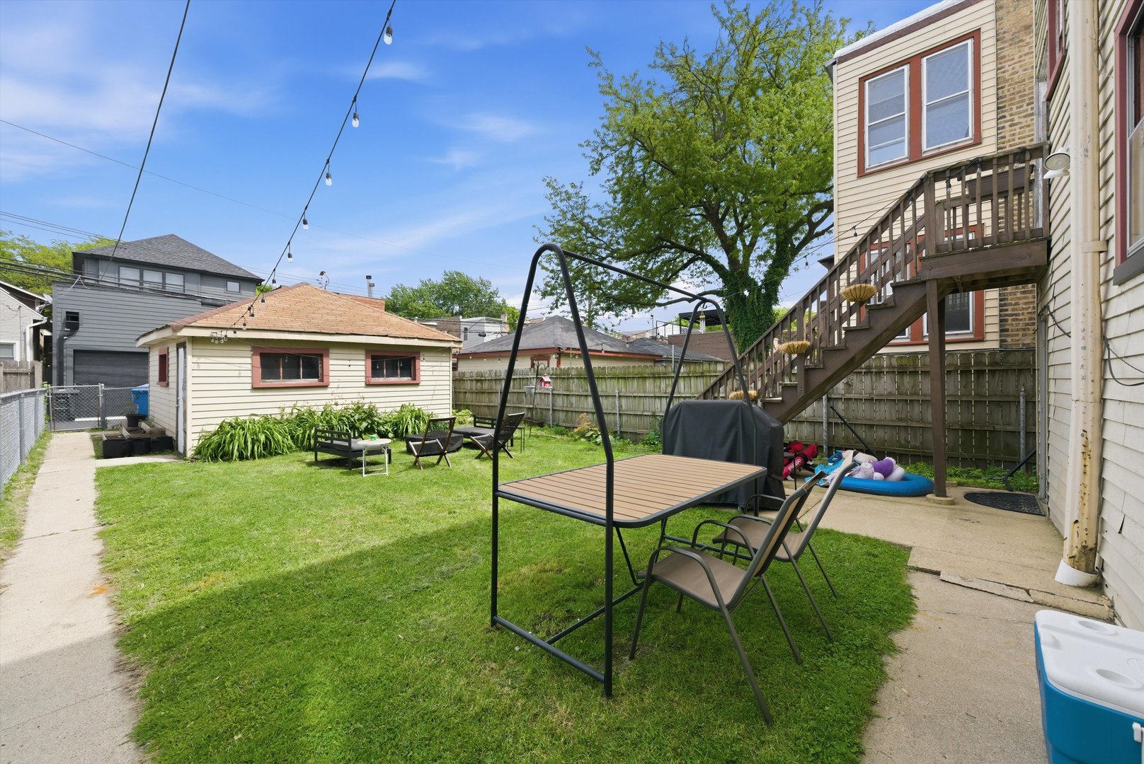 3531 North Oakley Avenue Chicago IL 60618