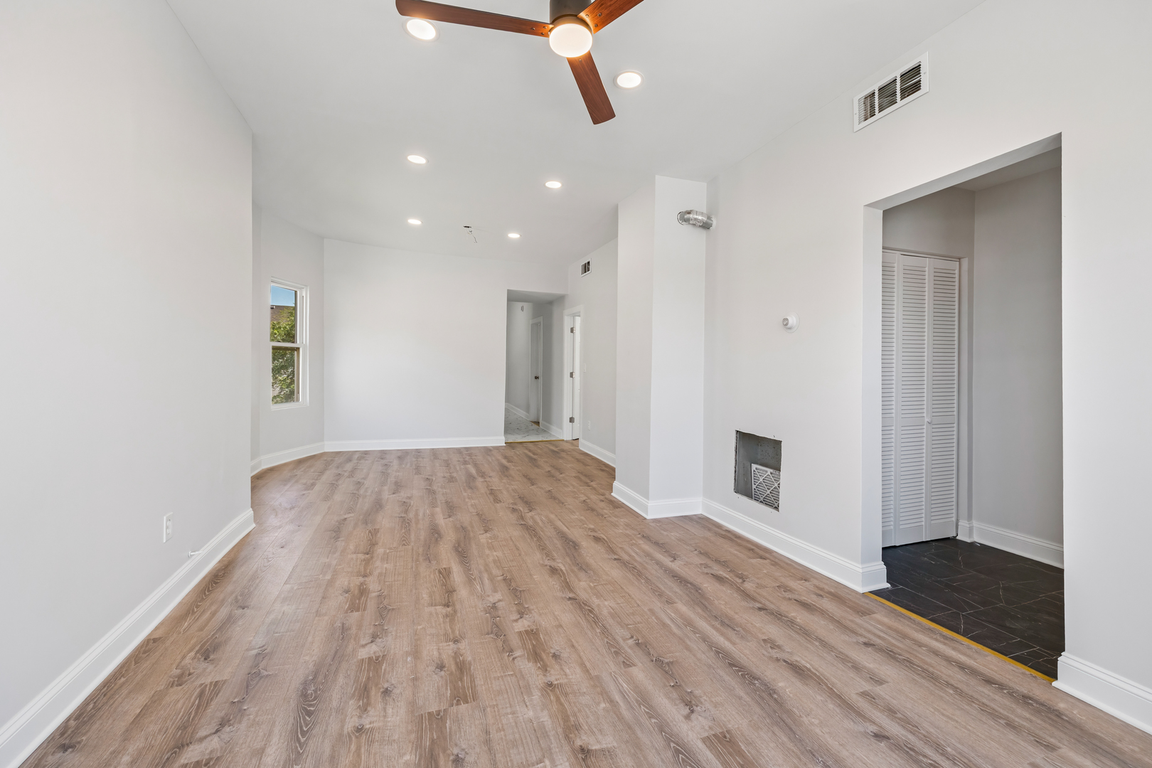 3221 East 91st Street Chicago IL 60617