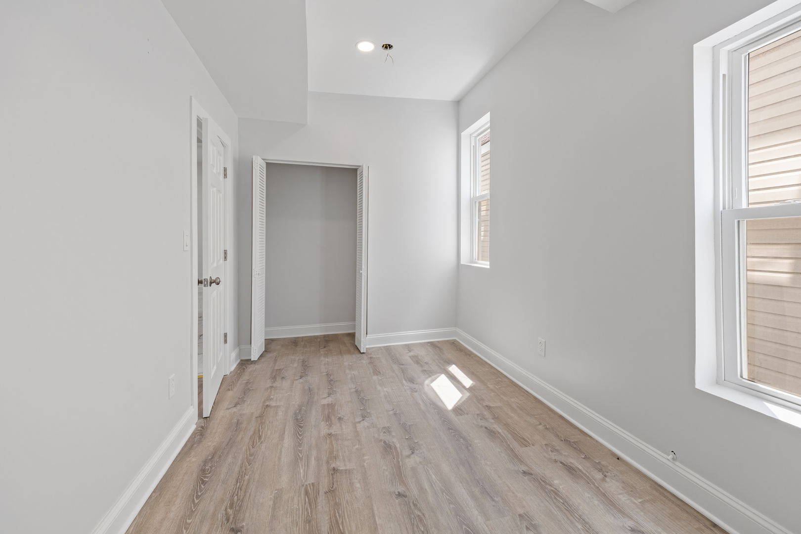 3221 East 91st Street Chicago IL 60617