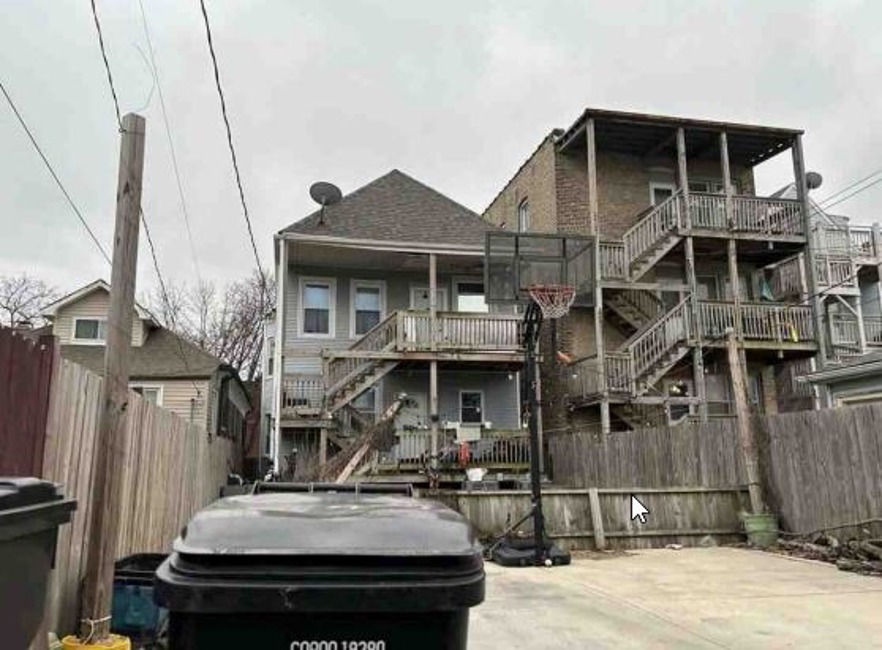 4904 West Byron Street Chicago IL 60641