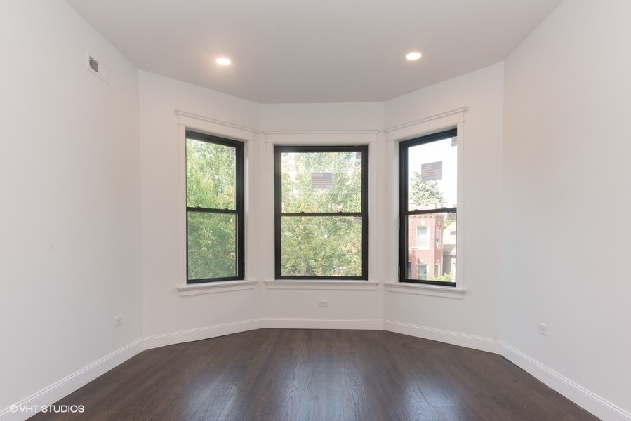 2843 West Fletcher Street Chicago IL 60618