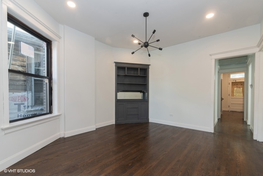 2843 West Fletcher Street Chicago IL 60618