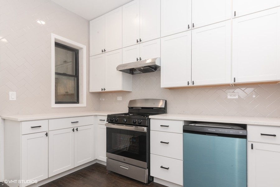 2843 West Fletcher Street Chicago IL 60618