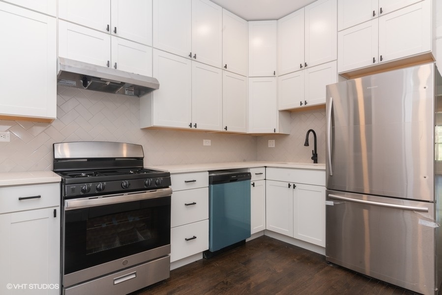2843 West Fletcher Street Chicago IL 60618