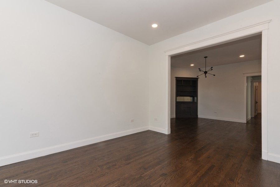 2843 West Fletcher Street Chicago IL 60618
