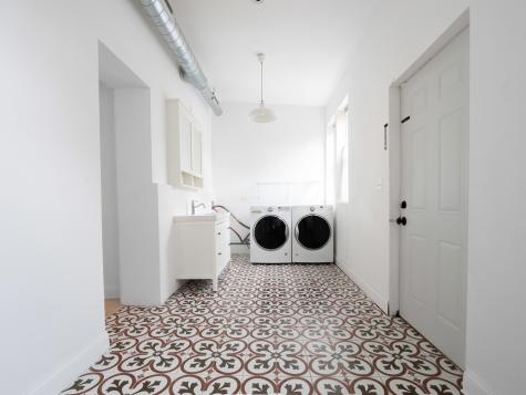 3306 West Le Moyne Street Chicago IL 60651