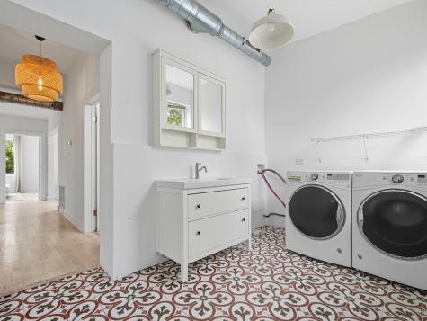 3306 West Le Moyne Street Chicago IL 60651