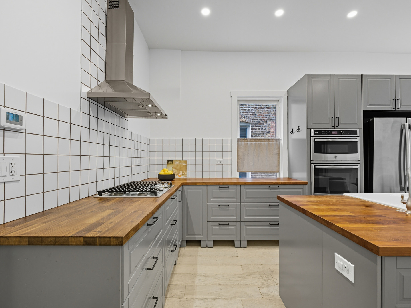 3306 West Le Moyne Street Chicago IL 60651