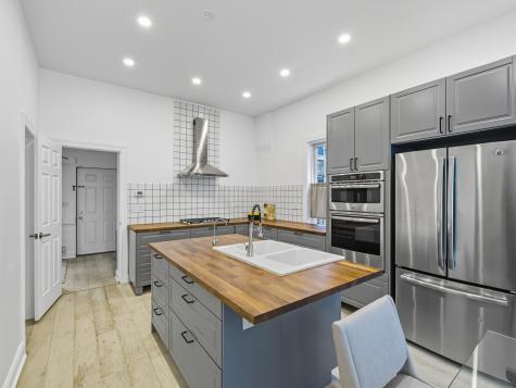3306 West Le Moyne Street Chicago IL 60651