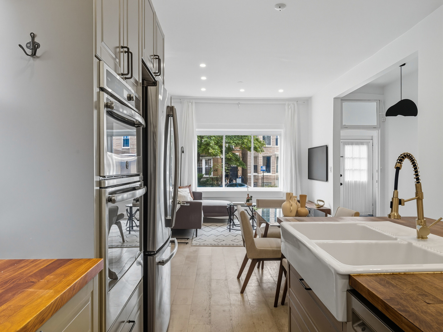 3306 West Le Moyne Street Chicago IL 60651