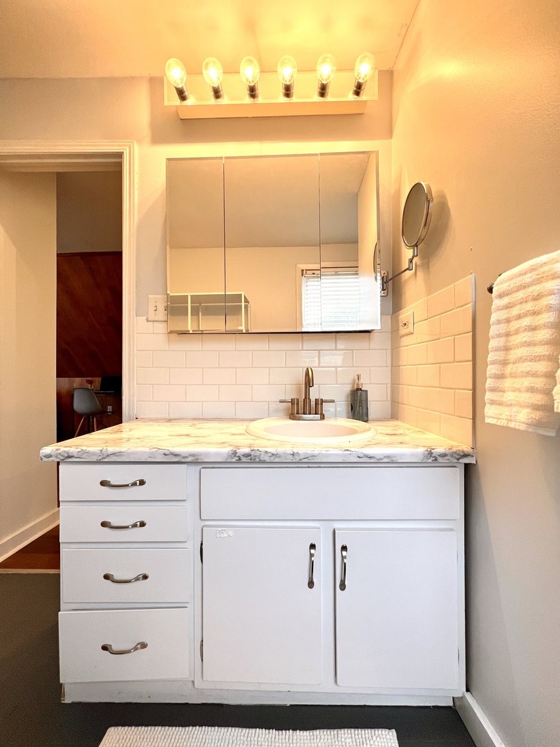 2712 West Saint Helen Street Chicago IL 60647