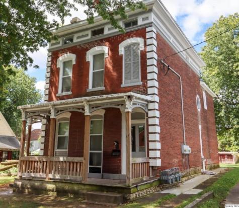 713 North 6th Quincy IL 62301