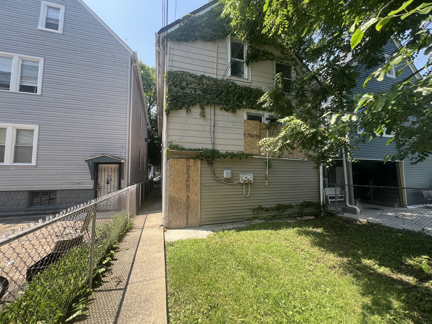 8623 South Manistee Avenue Chicago IL 60617