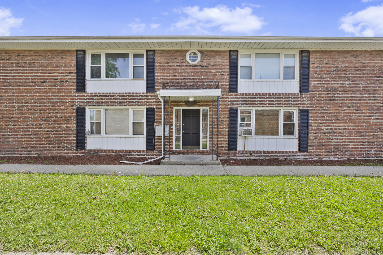 15242 Chicago Road Dolton IL 60419