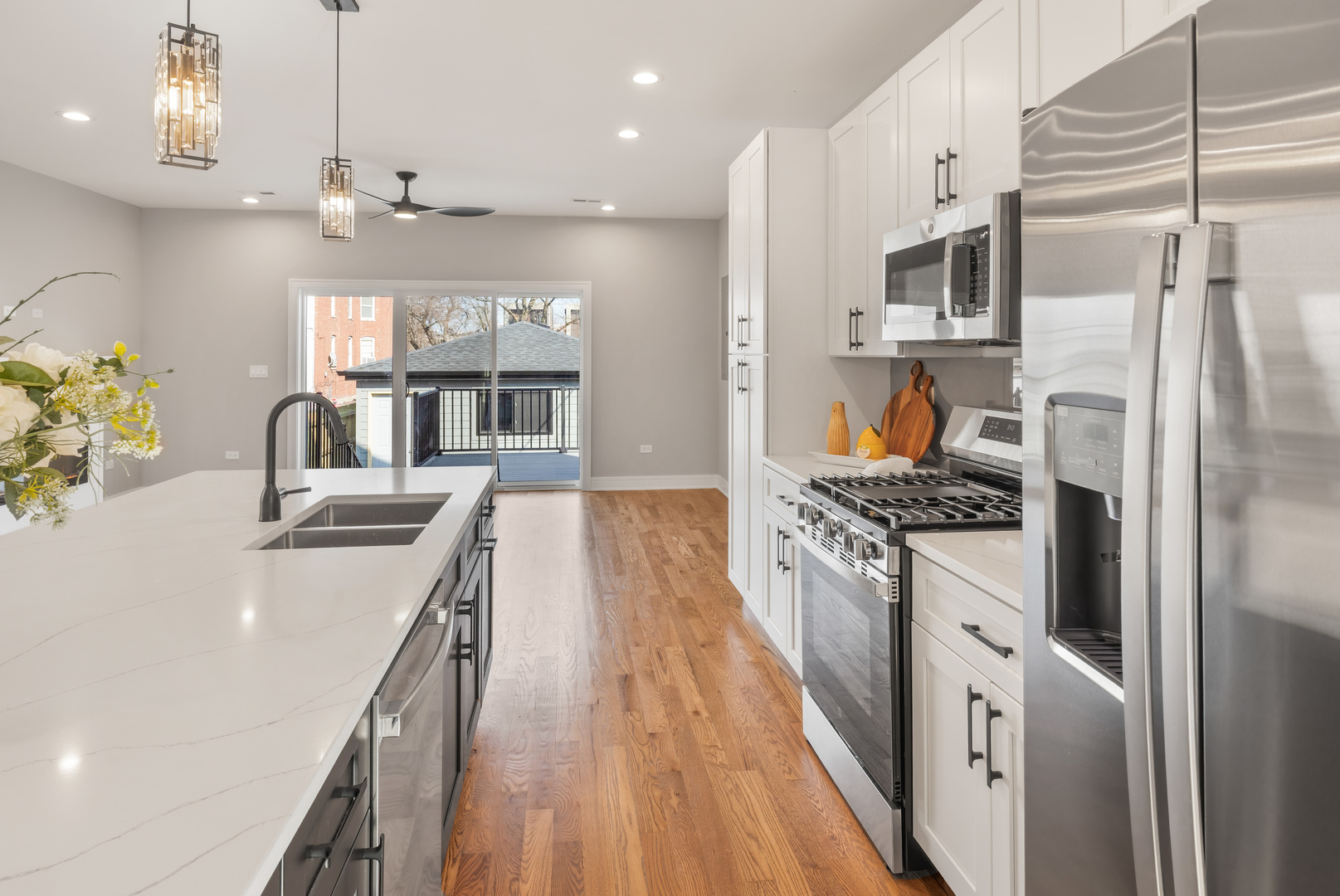 6639 South Langley Avenue Chicago IL 60637