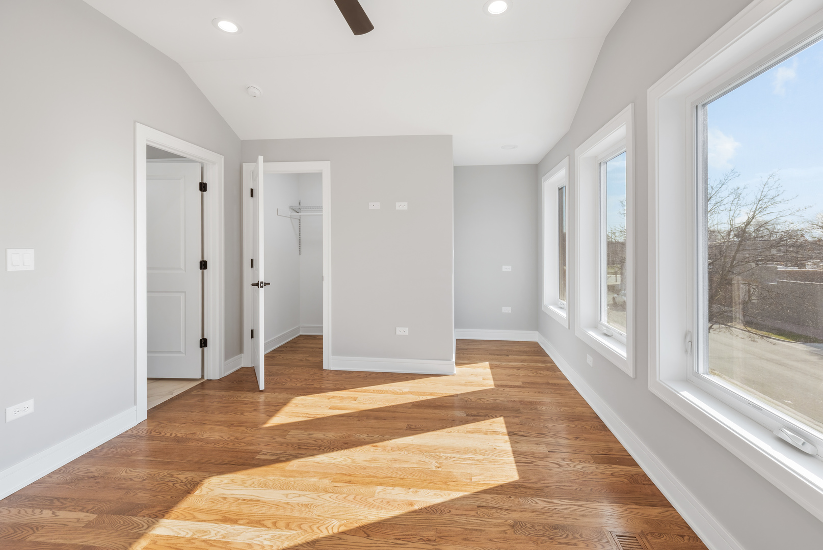 6639 South Langley Avenue Chicago IL 60637