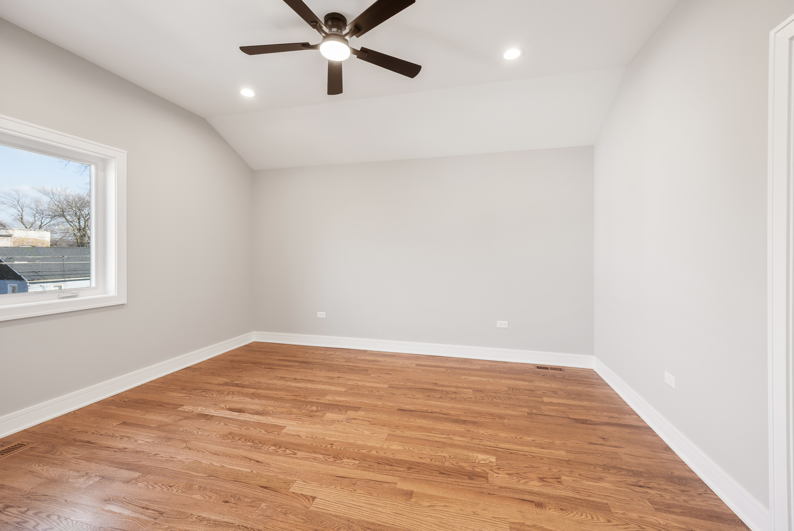 6639 South Langley Avenue Chicago IL 60637