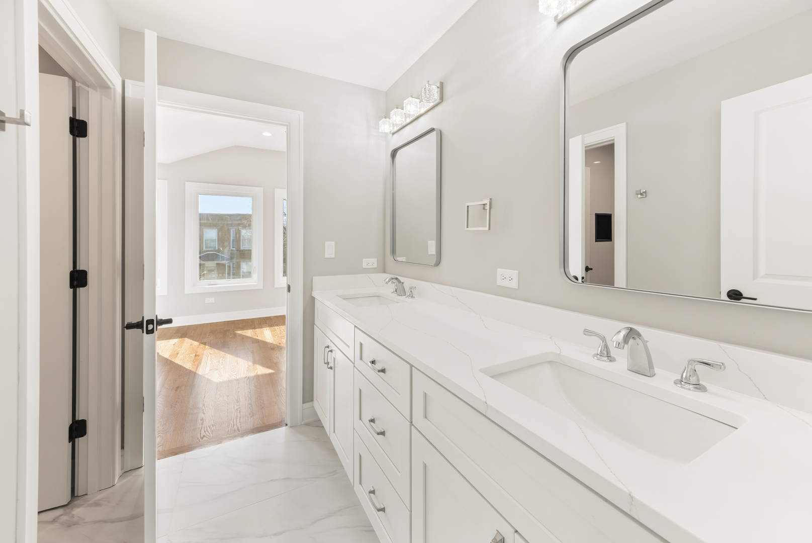 6639 South Langley Avenue Chicago IL 60637