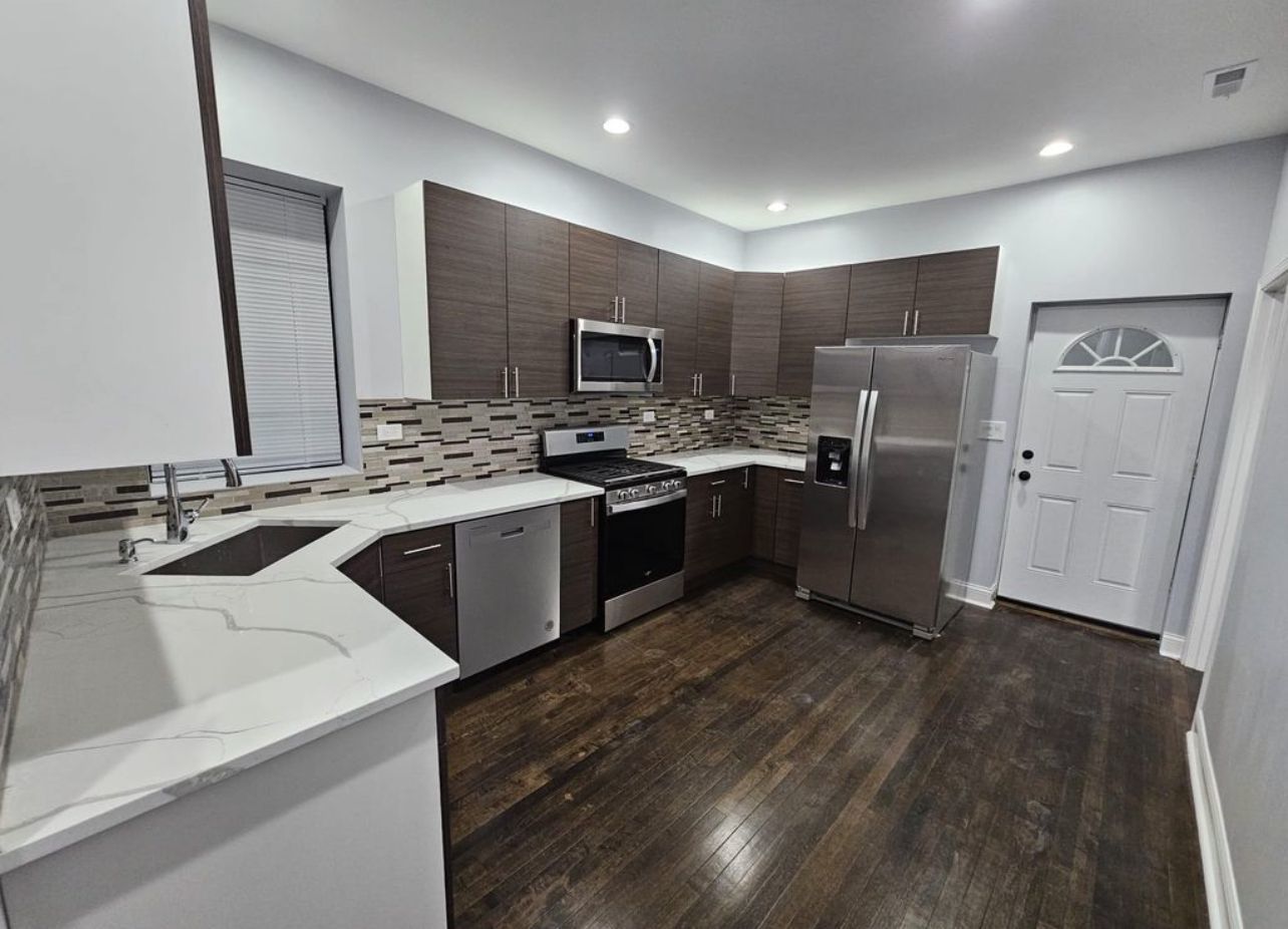 3251 West Evergreen Avenue Chicago IL 60651