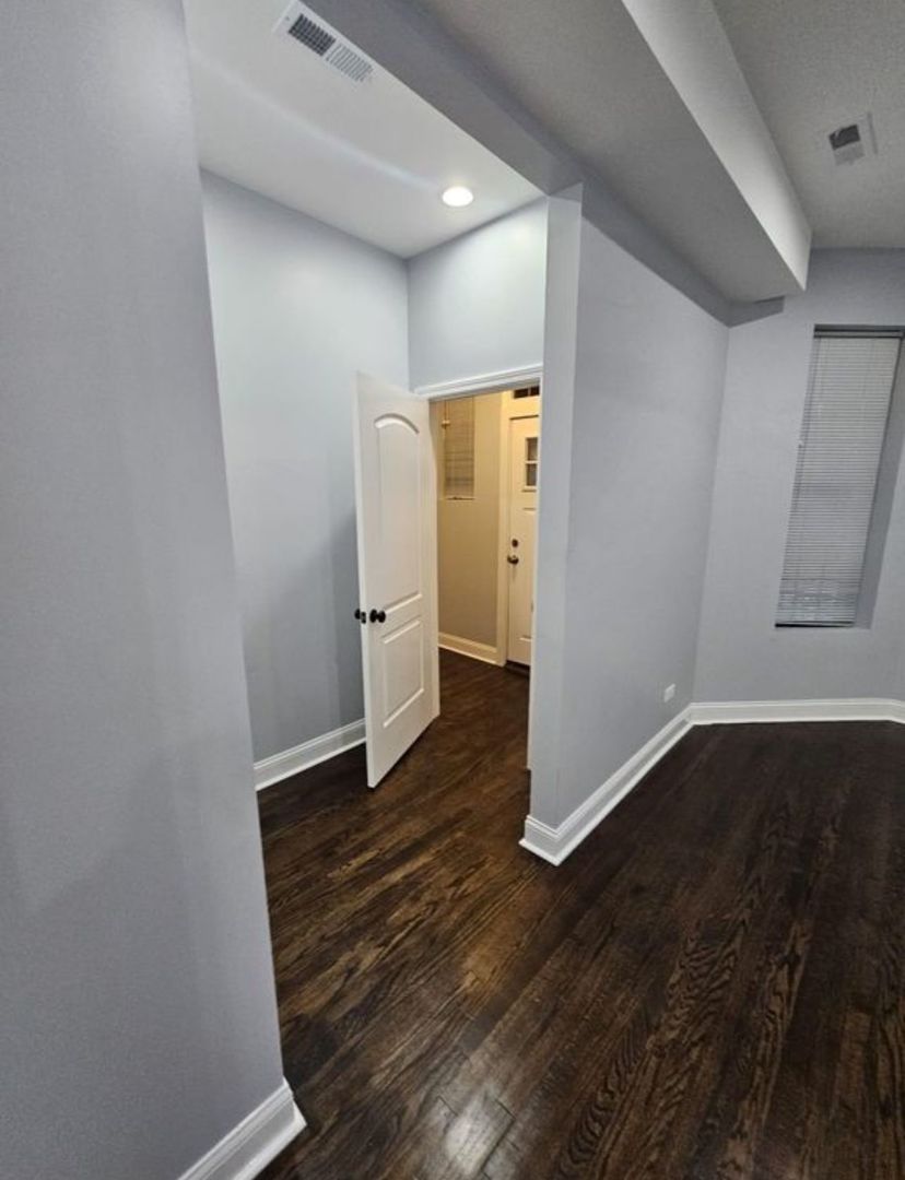 3251 West Evergreen Avenue Chicago IL 60651