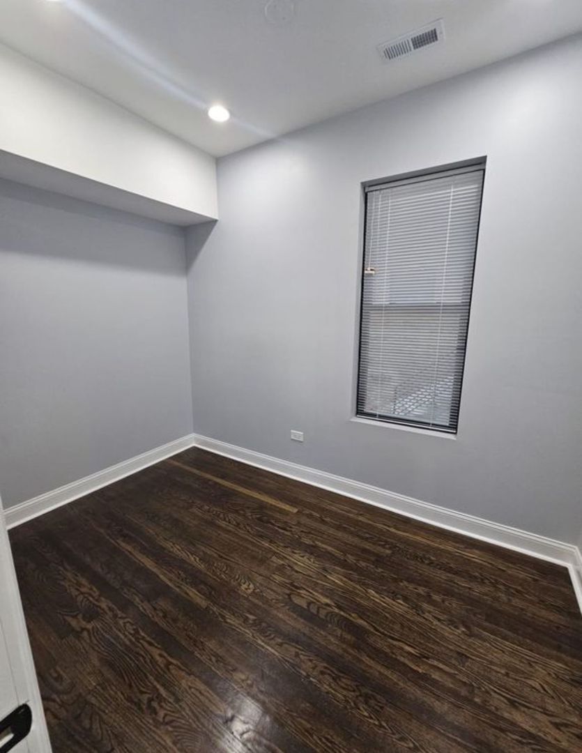 3251 West Evergreen Avenue Chicago IL 60651