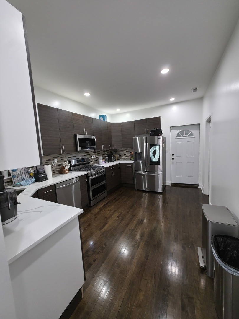 3251 West Evergreen Avenue Chicago IL 60651