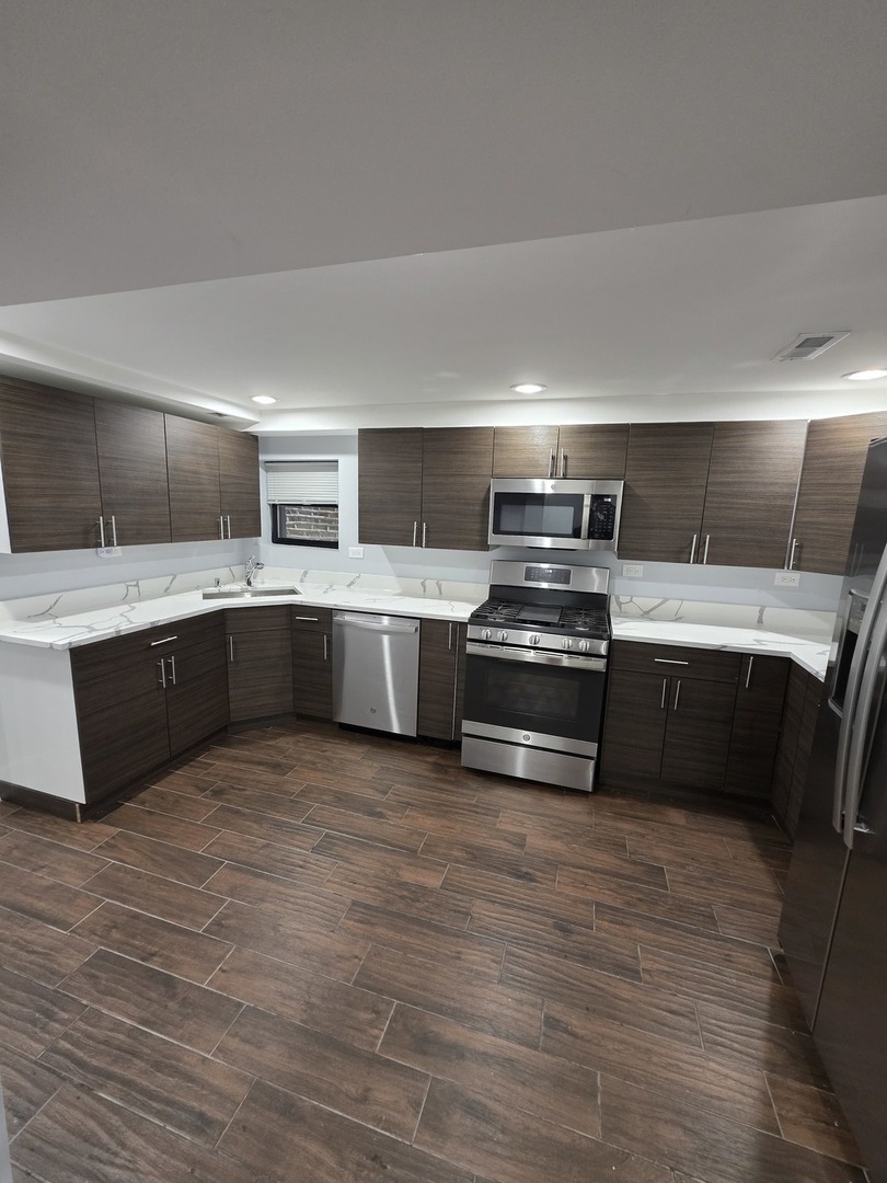 3251 West Evergreen Avenue Chicago IL 60651