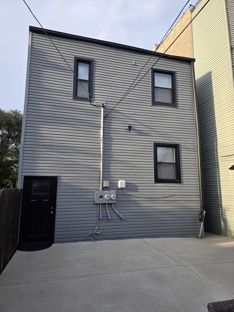 3251 West Evergreen Avenue Chicago IL 60651