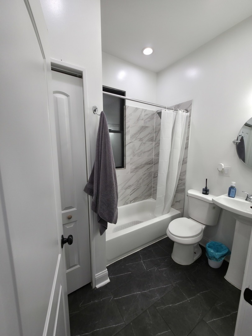 3251 West Evergreen Avenue Chicago IL 60651