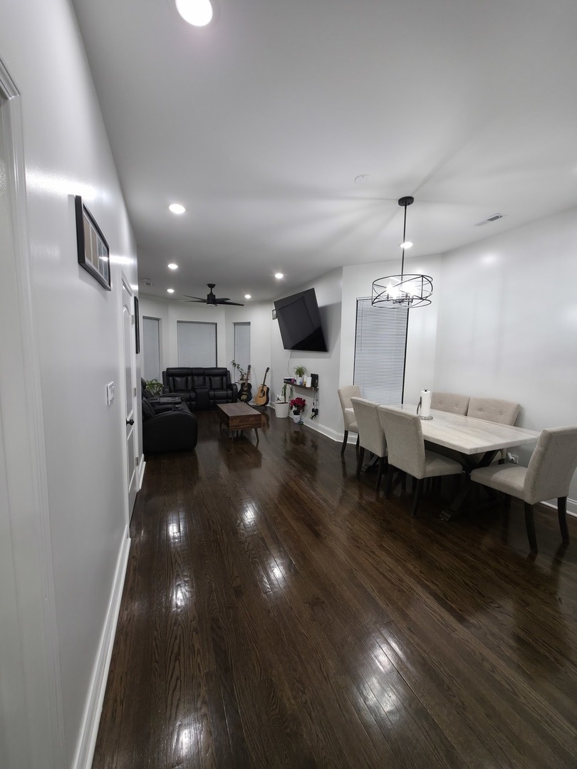 3251 West Evergreen Avenue Chicago IL 60651