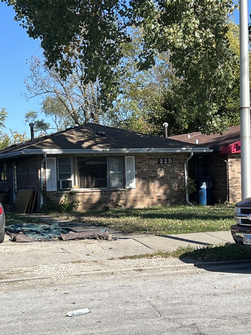 225 West 155th Street Harvey IL 60426