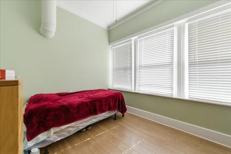469 North Lake Street Aurora IL 60506