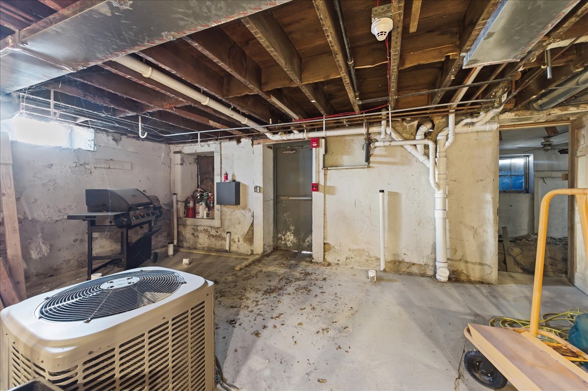 469 North Lake Street Aurora IL 60506