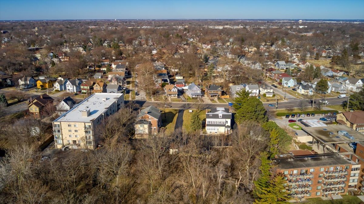 469 North Lake Street Aurora IL 60506