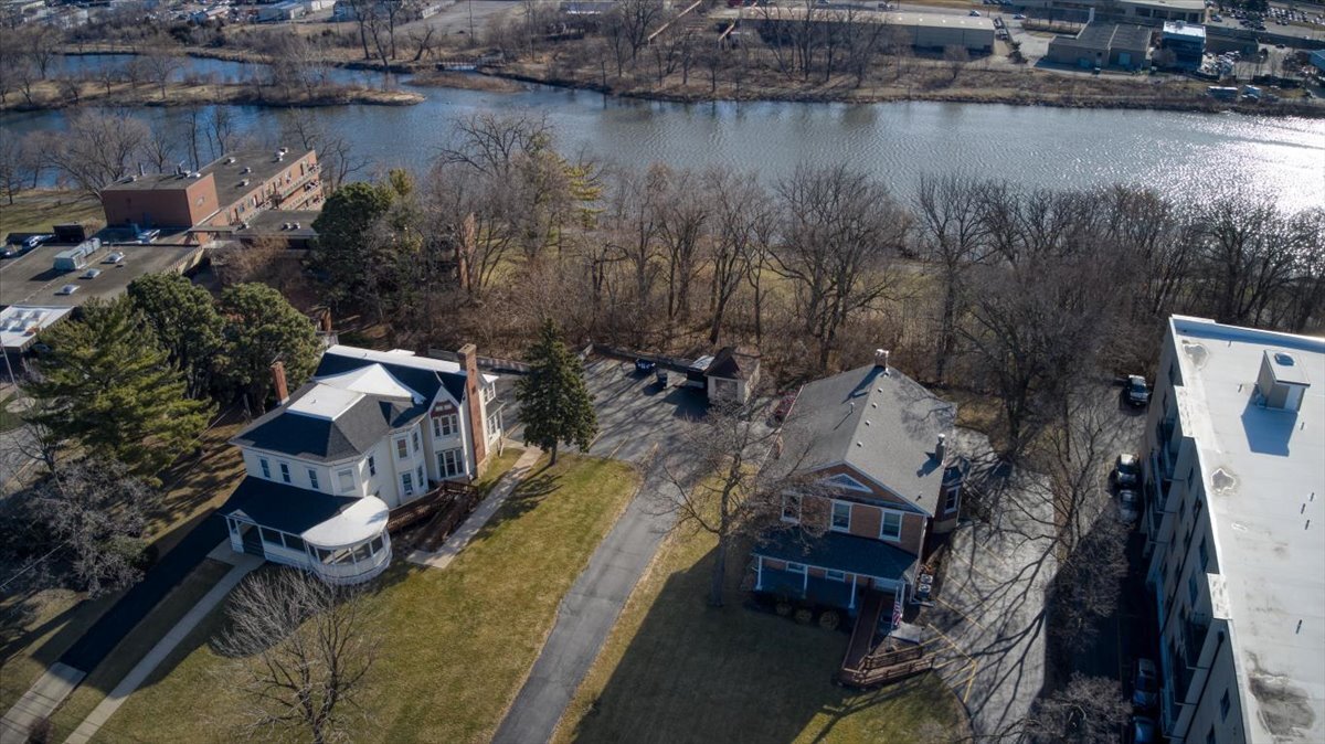 469 North Lake Street Aurora IL 60506