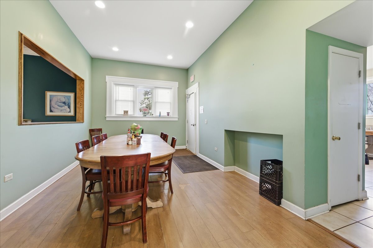 469 North Lake Street Aurora IL 60506