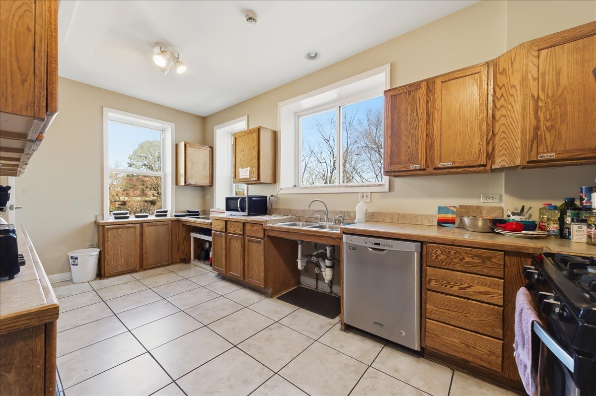 469 North Lake Street Aurora IL 60506