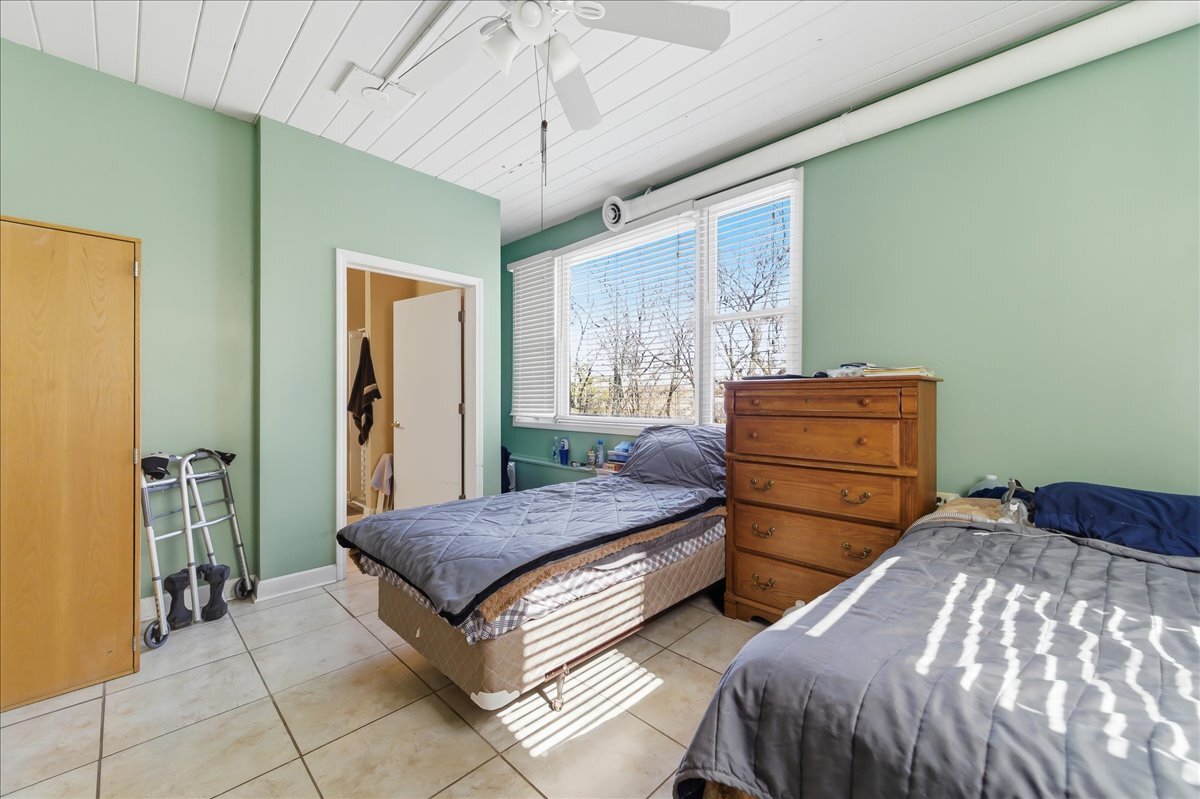 469 North Lake Street Aurora IL 60506