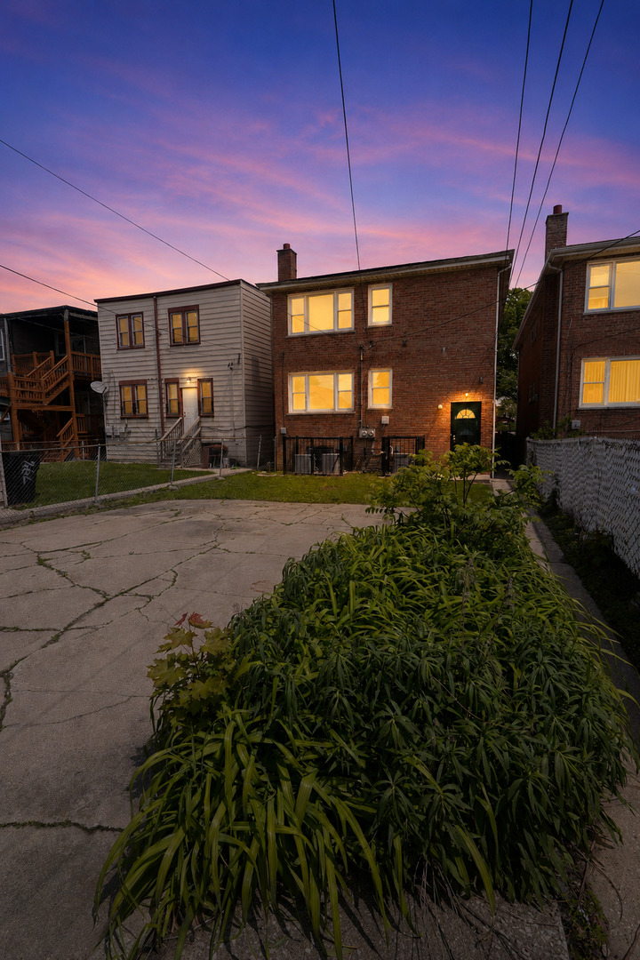 7950 South Lafayette Avenue Chicago IL 60620