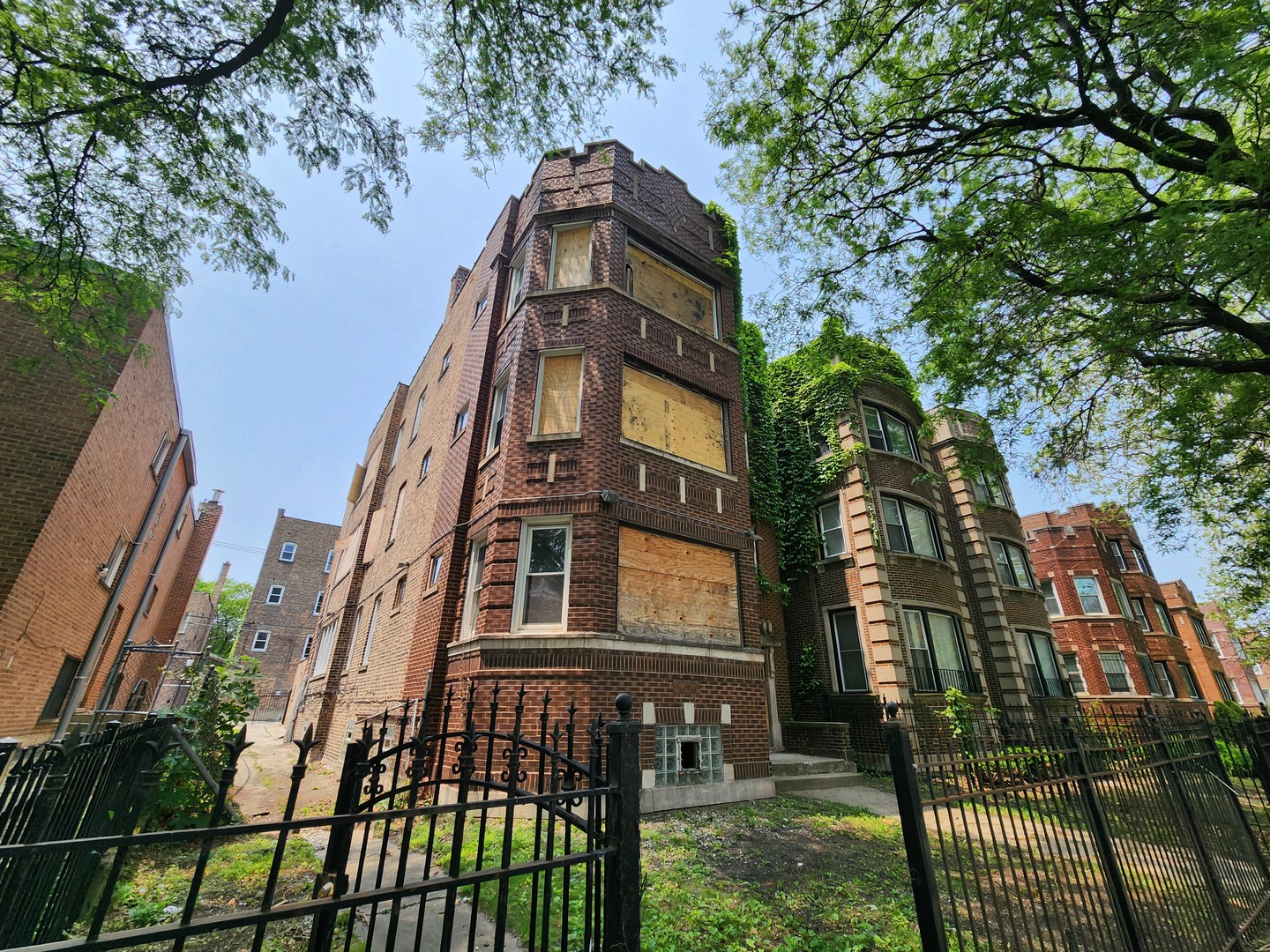 7952 South Langley Avenue Chicago IL 60619