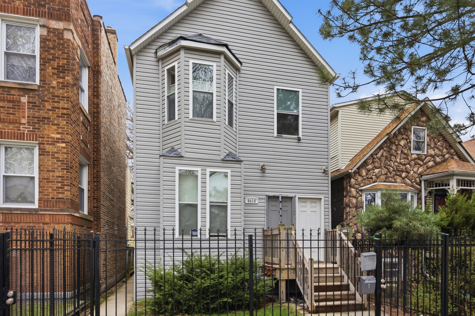 6418 South Rhodes Avenue Chicago IL 60637