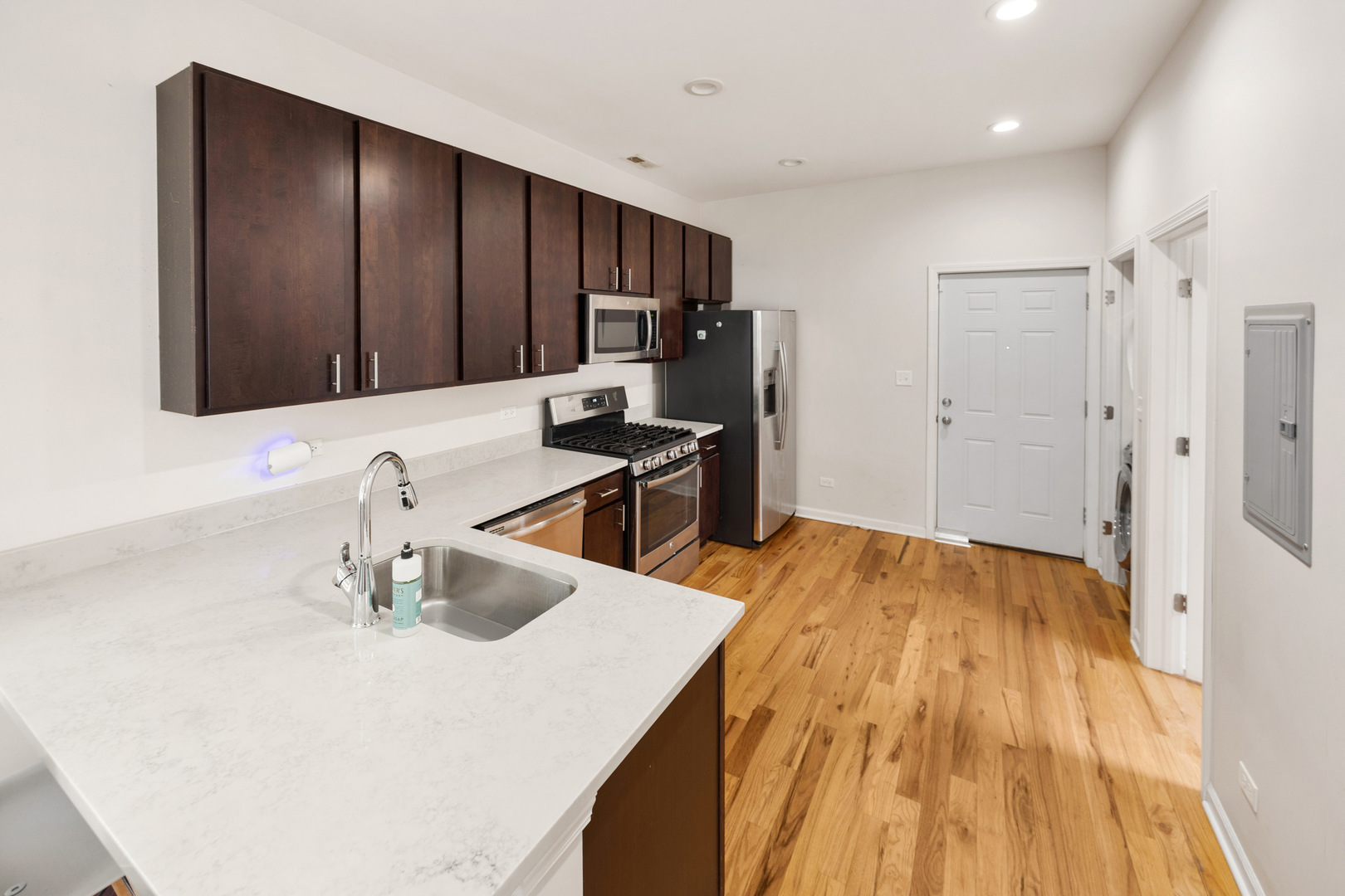 6418 South Rhodes Avenue Chicago IL 60637