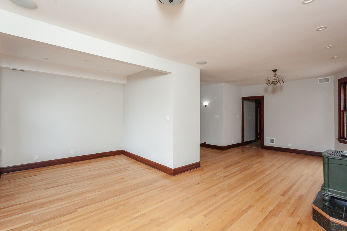 4612 North Claremont Avenue Chicago IL 60625