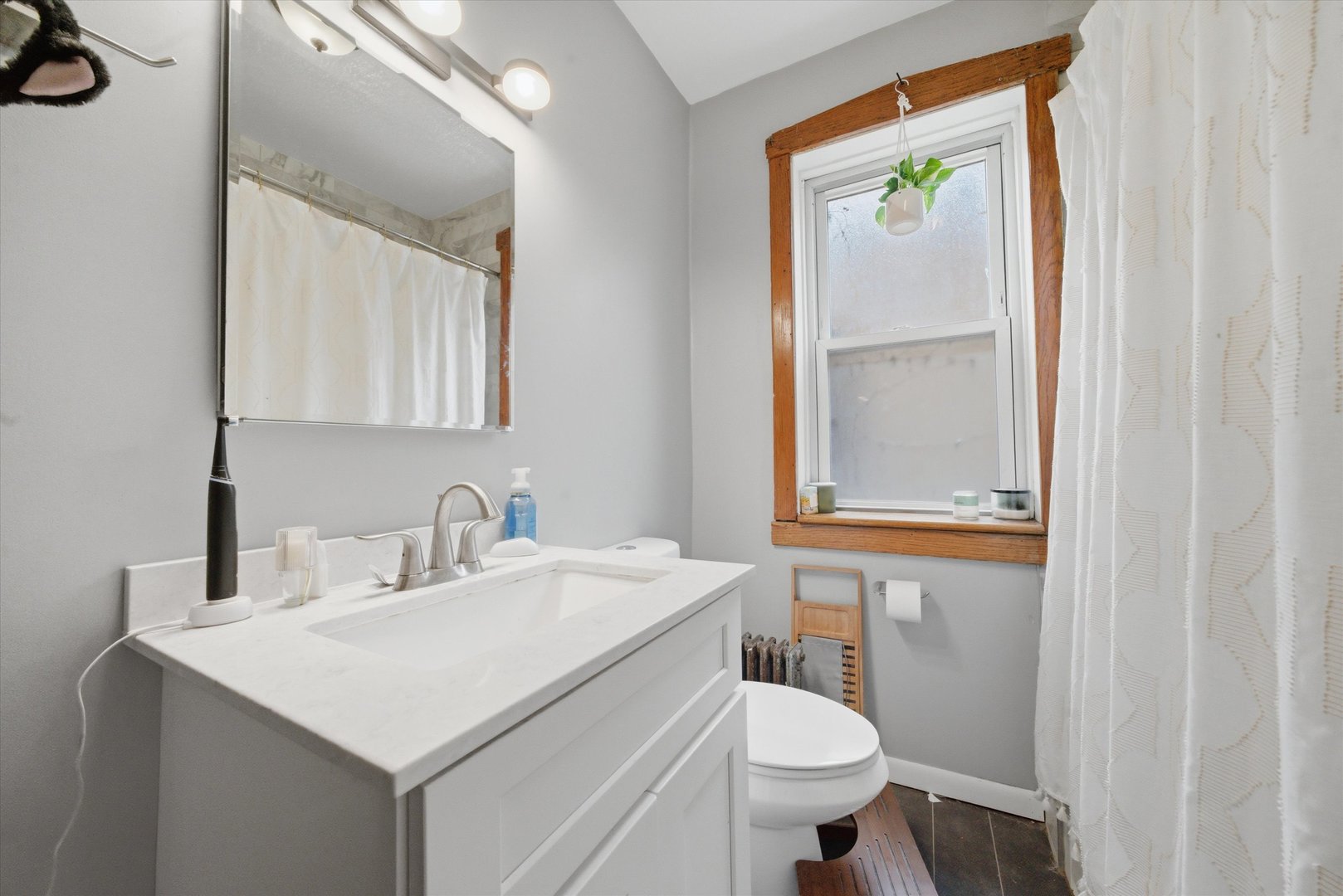3742 West Diversey Avenue Chicago IL 60647