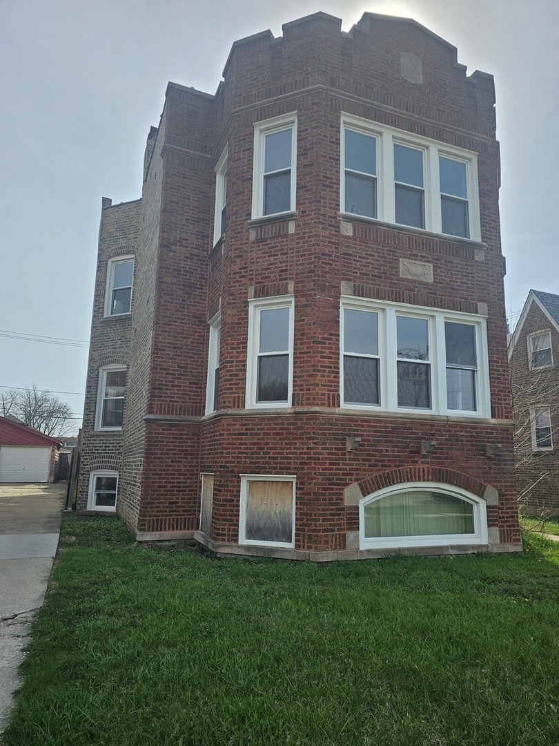 9439 South Racine Avenue Chicago IL 60620