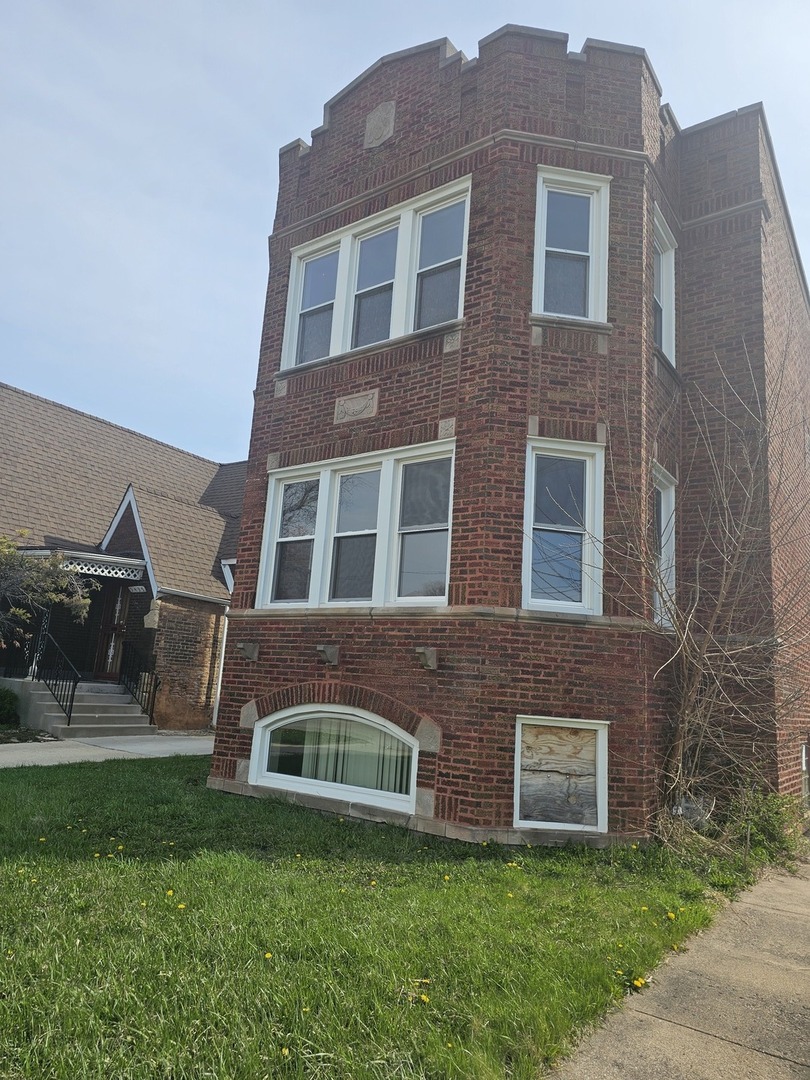 9439 South Racine Avenue Chicago IL 60620