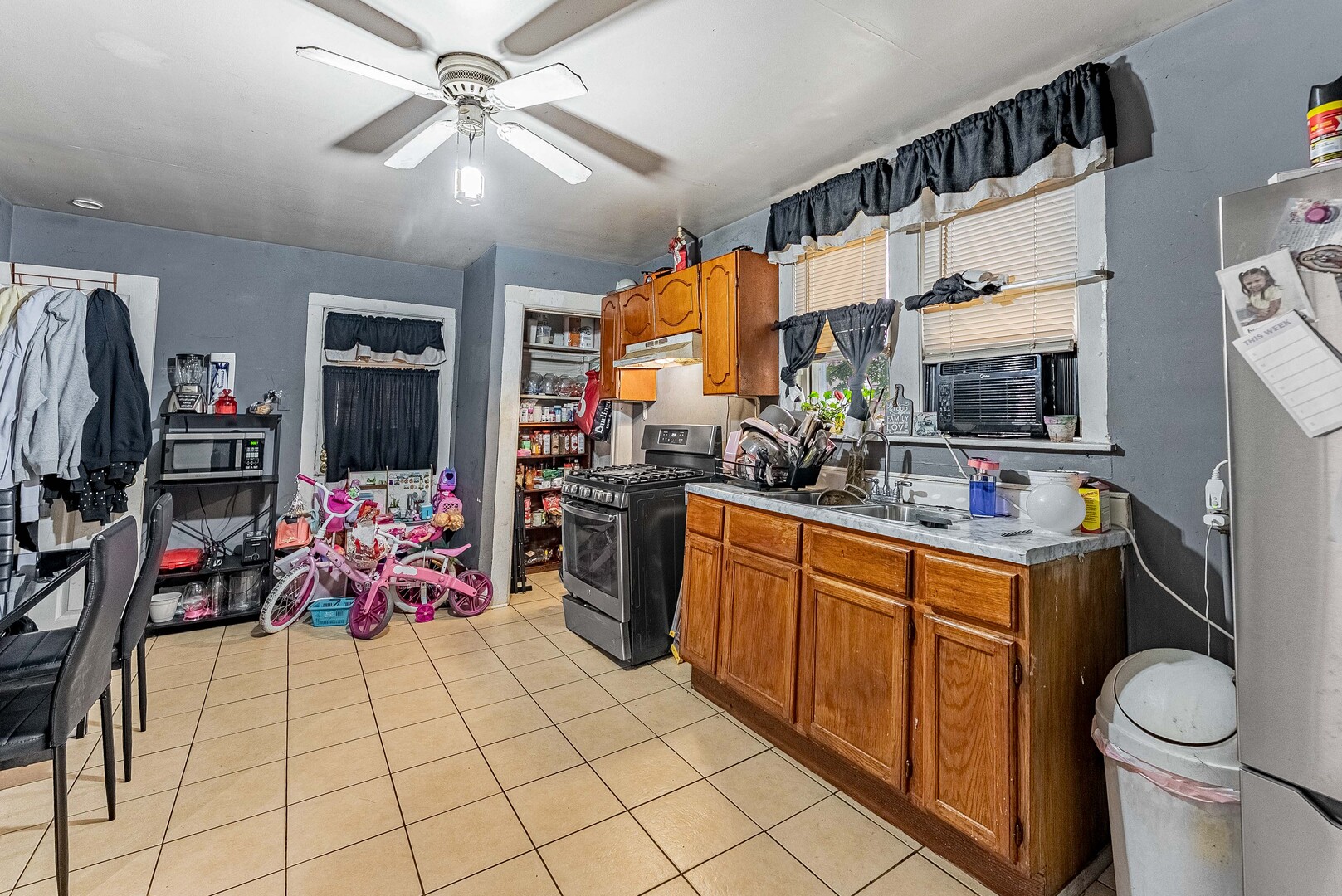 2703 South Hillock Avenue Chicago IL 60608