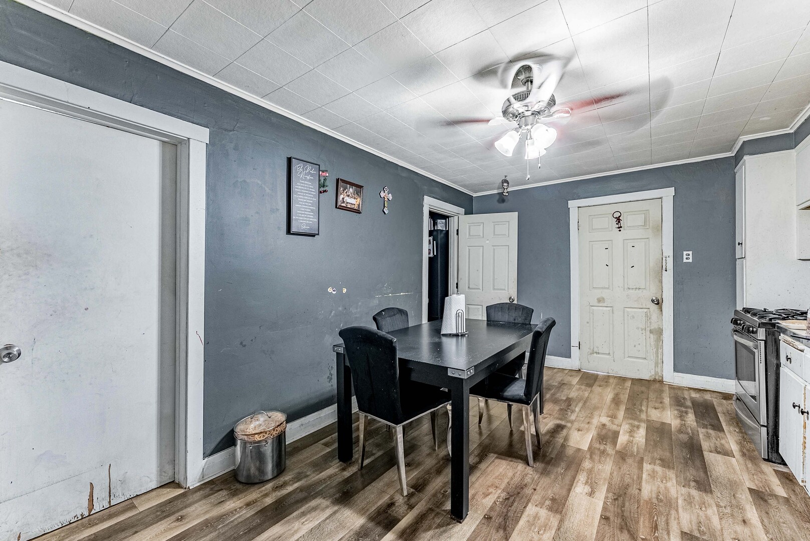 2703 South Hillock Avenue Chicago IL 60608