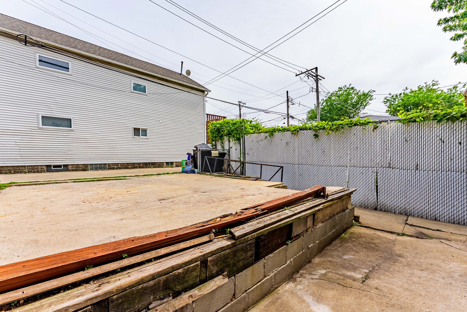 2703 South Hillock Avenue Chicago IL 60608